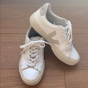 Veja size 36 campo Extea white/Natural suede